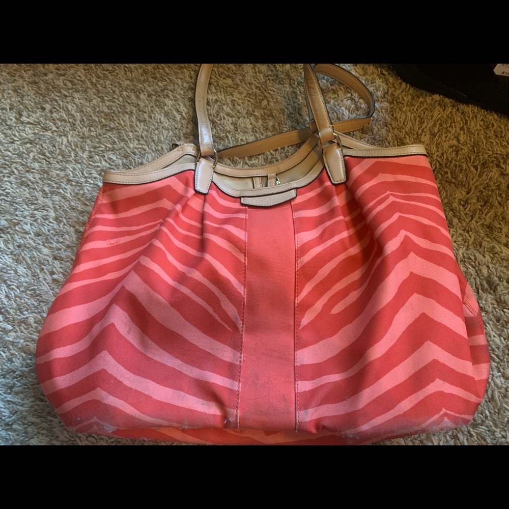 COACH CORAL ZEBRA